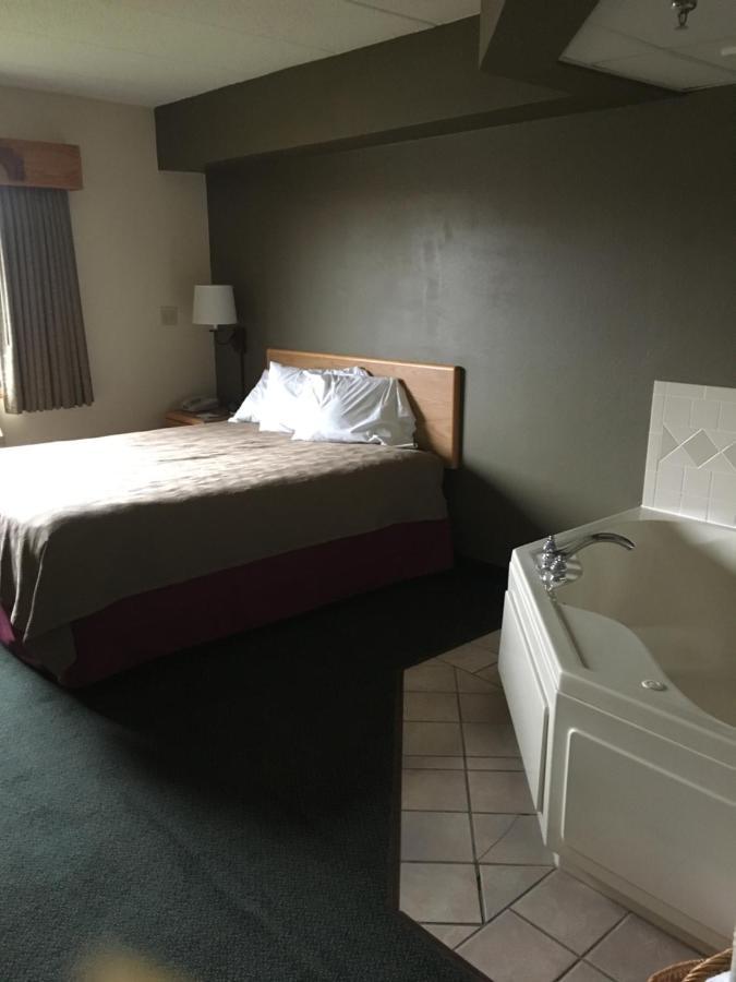Moose Lake Lodge & Suites Dış mekan fotoğraf