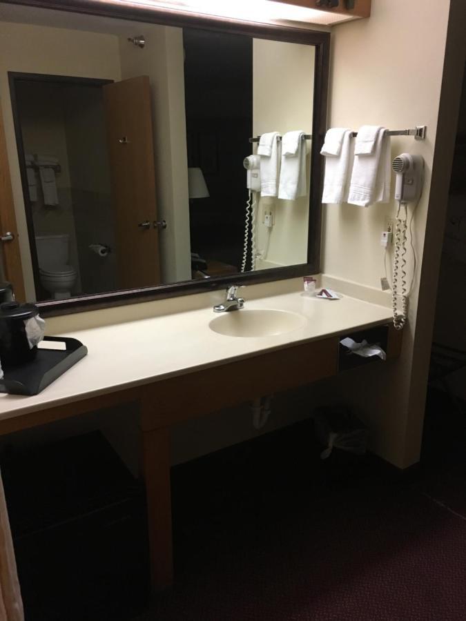 Moose Lake Lodge & Suites Dış mekan fotoğraf