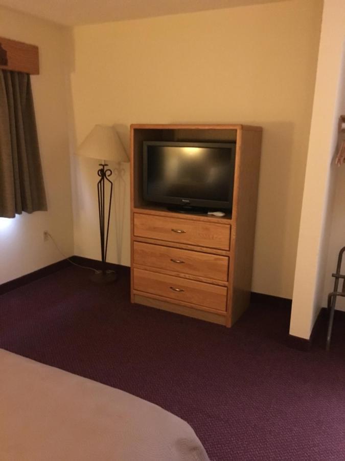 Moose Lake Lodge & Suites Dış mekan fotoğraf