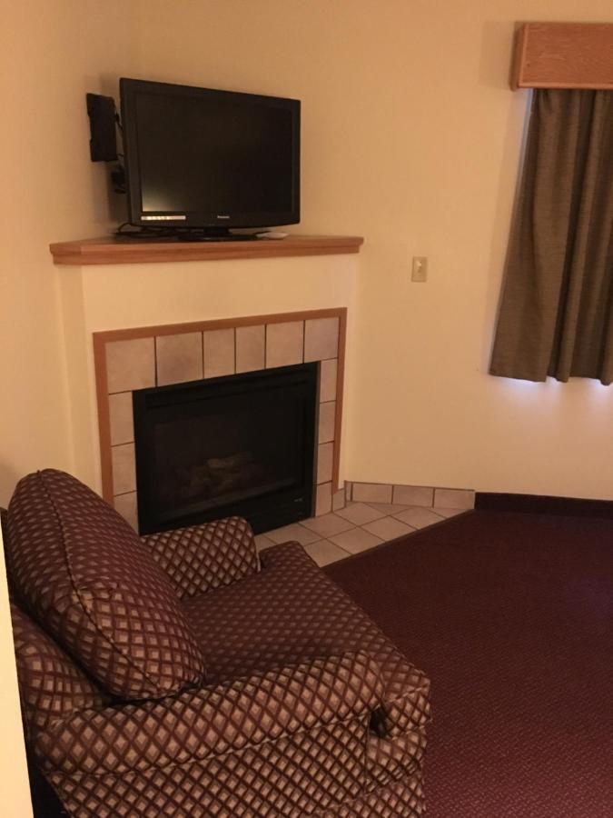 Moose Lake Lodge & Suites Dış mekan fotoğraf
