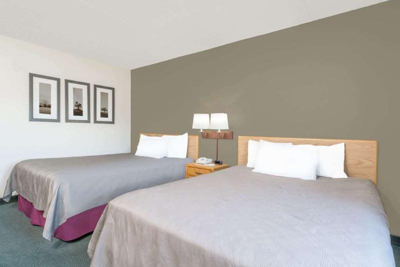 Moose Lake Lodge & Suites Dış mekan fotoğraf
